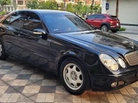 Từng thuộc dòng Mercedes đắt nhất Việt Nam nhưng chiếc xe này giờ chỉ bằng giá 2 chiếc SH, người bán cam kết 'keo chỉ nguyên bản', nội thất đã thay đổi kết cấu