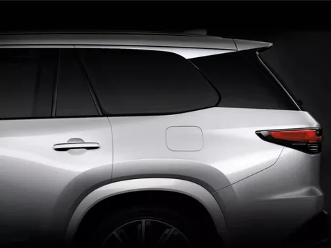 Lexus TX lộ diện: SUV 7 chỗ hoàn toàn mới, đấu GLS và X7, đuôi xe hao hao Fortuner