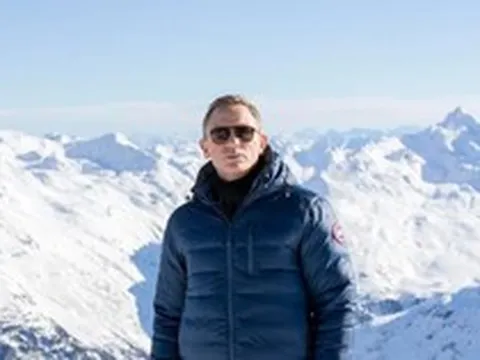 Lái siêu xe, lướt tàu cao tốc như James Bond trong chuyến du lịch trị giá hơn 1,7 tỷ VNĐ với số lượng có hạn