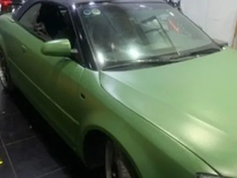 Audi A4 mui trần đời 2003 giá chưa đến 300 triệu: Người bán công khai xe bị lỗi, CĐM khen '10 điểm thật thà'