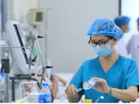 Phụ cấp độc hại của cán bộ, viên chức y tế tăng ra sao từ 1/7 này?