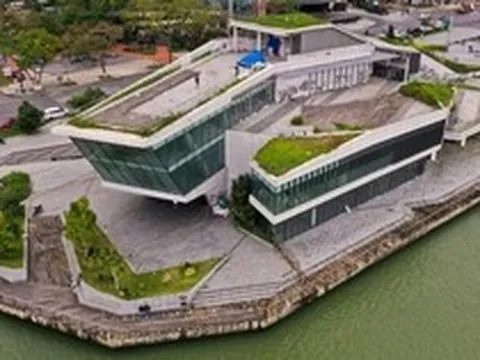 Cận cảnh bến du thuyền trăm tỷ bỏ hoang bên sông Hàn giữa trung tâm Đà Nẵng