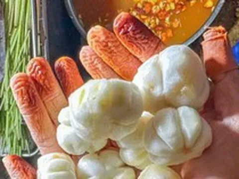 Đi làm quần quật 10 tiếng, tối về cặm cụi gọt măng cụt trộn gỏi gà: Ai đầu têu trend này 'báo' quá!