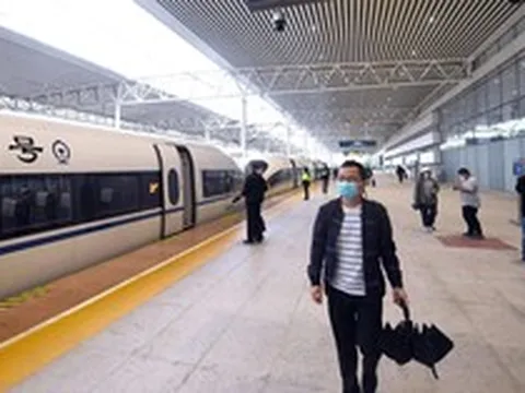 Chàng trai mỗi ngày vượt 100km tới công ty nhưng vẫn lạc quan: Tránh cảnh tắc đường, lời nhất là giảm chi phí thuê nhà