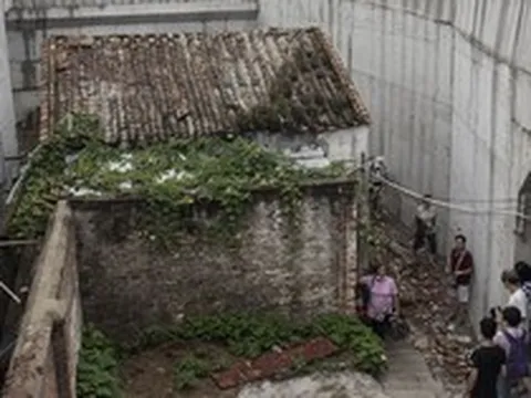 Chủ nhà cương quyết không di dời dù được đền bù hào phóng, 10 năm sau hối hận không kịp