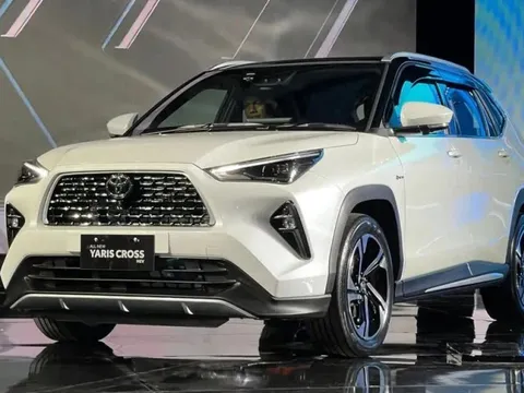 Ra mắt Toyota Yaris Cross 2023: Giá quy đổi từ hơn 550 triệu đồng, về Việt Nam sẽ làm khó Seltos, Creta