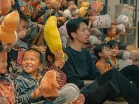 Đen Vâu có MV thứ 16 đạt top 1 trending YouTube, doanh thu đủ để giúp đỡ 1.000 em nhỏ