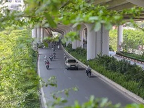 Cận cảnh những con đường "giải nhiệt" ngày hè giữa lòng Thủ đô