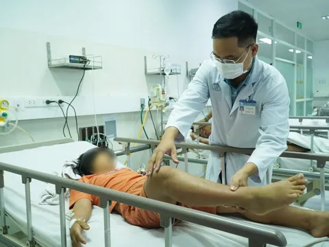 Dấu hiệu nhận biết sớm bị ngộ độc botulinum