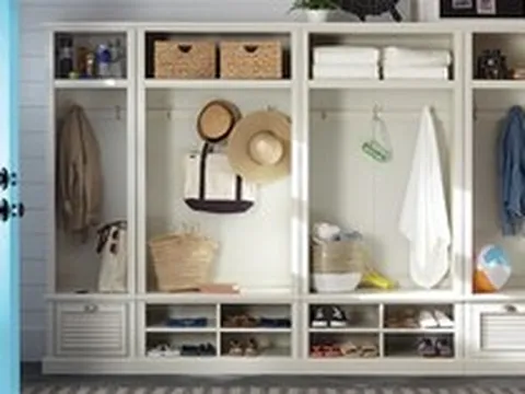 Lối vào nhà: Góc lưu trữ đồ tiện ích của gia đình