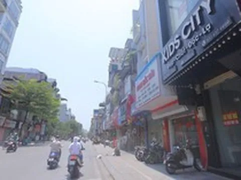 Đoạn đường 'bỏng rát' dưới nắng vì thiếu cây xanh