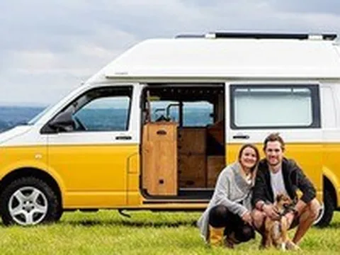 Xin nghỉ phép bị từ chối, cặp vợ chồng quyết định bỏ việc để nay đây mai đó trong ngôi nhà di động