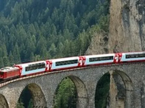 Tận mắt chiêm ngưỡng 3 tuyến đường sắt đẹp nhất ở Thụy Sĩ