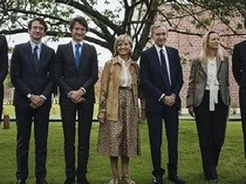 Tỷ phú giàu nhất thế giới thử thách 5 con để tìm người kế vị