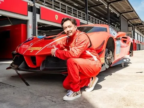Nguyễn Quốc Cường lần đầu lái Ferrari thắng tay đua Thái Lan trên đường đua nổi tiếng thế giới