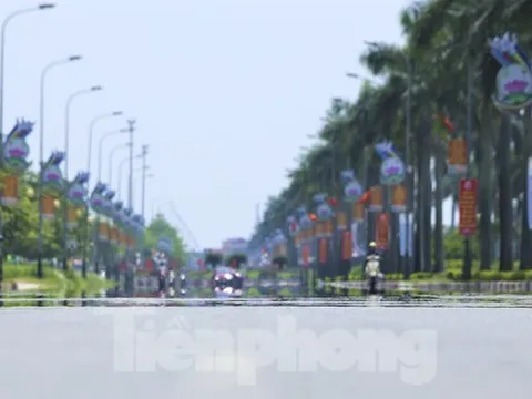 Nắng nóng gay gắt, đường phố Hà Tĩnh xuất hiện ảo ảnh