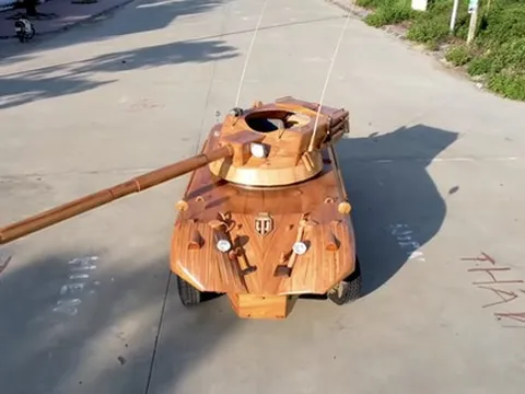 Ông bố Bắc Ninh làm xe tăng gỗ cho con trai: Dùng gầm xe Mitsubishi, hoàn thiện hơn 3 tháng