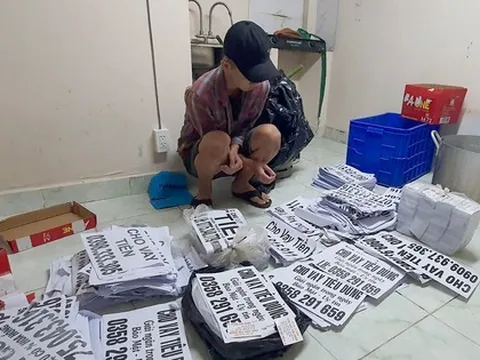 Bắt nhóm ‘tín dụng đen’ từ tờ rơi quảng cáo cho vay tiền nhanh