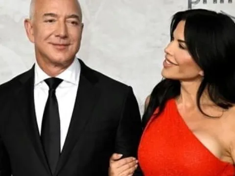Bạn gái vừa đính hôn với tỷ phú Jeff Bezos giàu cỡ nào?