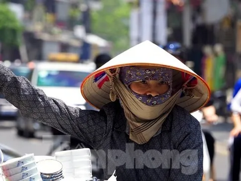 Ngoài tăng lương, cần gói an sinh để ‘tiếp sức’ cho dân