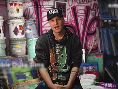 Bắt đầu với 1 chiếc áo sơ mi 50 USD, ông chủ hãng thời trang thu 100.000 USD về túi mỗi tháng: Khôn ngoan biết lựa thời cơ để “ẵm tiền” về