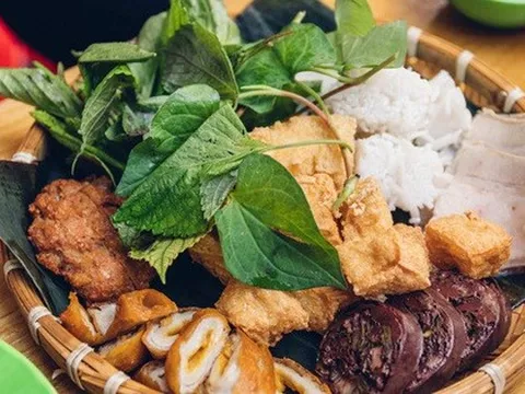 Bún đậu mắm tôm phong cách vỉa hè gây sốt tại New York