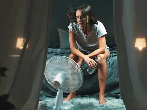 Trời nóng nhưng không có điều hòa không khí ư, đây sẽ là các mẹo nhỏ giúp bạn dễ ngủ hơn