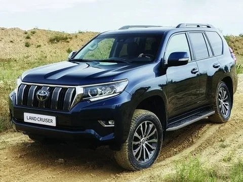 Top 10 xe gầm cao giữ giá nhất năm 2023