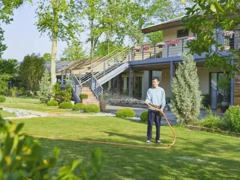 Kiếm đủ tiền, cựu giám đốc công nghệ của Tencent từ chức về quê mua 133.000m2 đất làm trang trại sống ẩn dật, mất 3 năm mới xây dựng thành công