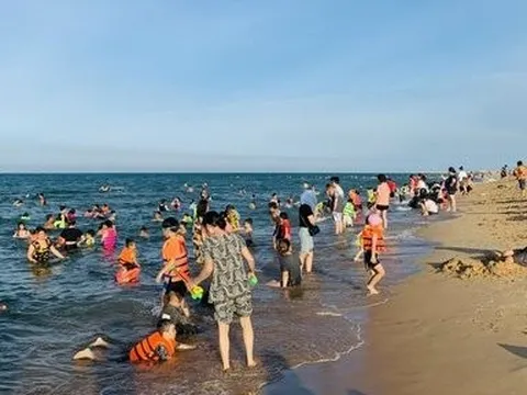 Du lịch hè bước vào mùa cao điểm: Cần đẩy mạnh phát triển bền vững