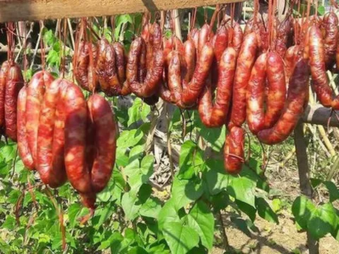 Du lịch Hà Giang tháng 6 mùa nước đổ nhớ mua những món đặc sản đậm hương vị núi rừng về làm quà