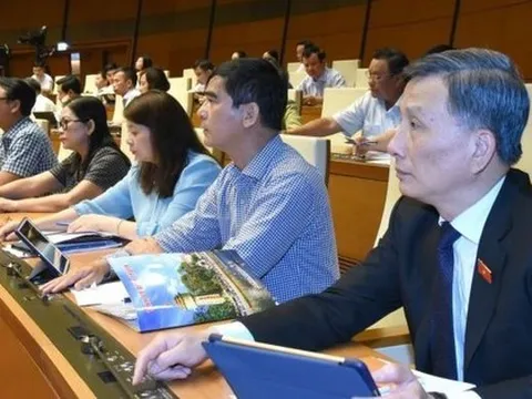 Quốc hội đồng ý tách Luật Giao thông đường bộ thành hai luật