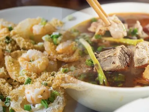 Ăn gì ở Việt Nam: 29 món nhất định phải thưởng thức ngoài Phở và Bánh mì