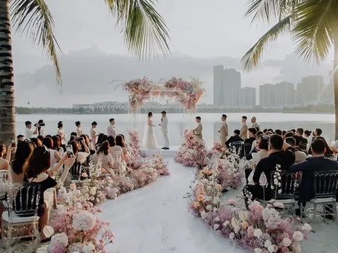 Đám cưới lung linh 'biển giữa lòng Hà Nội' lên website wedding Mỹ