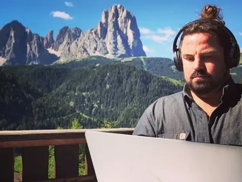 Chàng trai 25 tuổi trở thành triệu phú USD sau 5 năm với 13 nguồn thu nhập: “Nạp tiền” vào 2 kênh đầu tư ít rủi ro rồi ngồi hưởng lãi kép