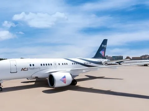 Ăn tiệc trên máy bay riêng giá 14.000 USD/giờ