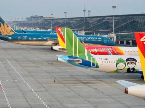 Vé máy bay “tăng nhiệt” những ngày hè