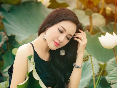 Nhan sắc BTV Hoài Anh VTV: U50 vẫn tự tin khoe làn da đẹp không tì vết