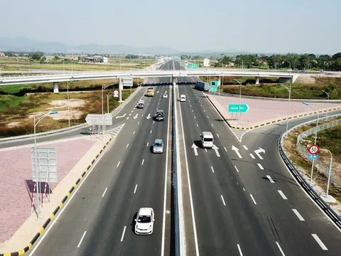 Điểm đặc biệt của tỉnh tiên phong không nhận ngân sách từ Trung ương, tự huy động vốn làm đường cao tốc