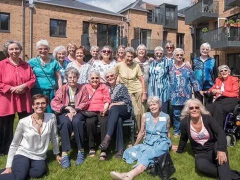 26 cụ bà dành 2 thập kỷ xây nhà để sống chung