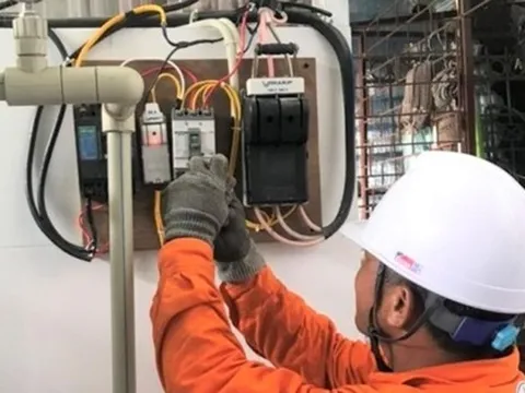 Tiêu thụ điện trên toàn quốc tiếp tục tăng vọt