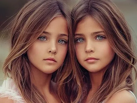 Cặp chị em song sinh xinh đẹp nhất thế giới, sở hữu ngoại hình như thiên thần giờ ra sao sau 13 năm?