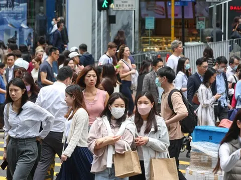 Gen Z làm thêm để vượt qua giai đoạn kinh tế bất ổn