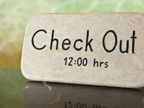 Vì sao check-in, check-out khách sạn vào buổi trưa?