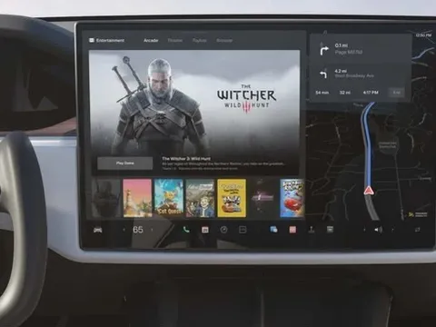 Các hãng đua nhau đưa game lên ô tô nhưng cách áp dụng sai này đang gây lo ngại
