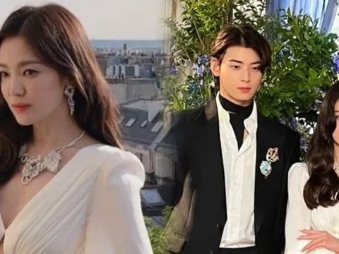 Song Hye Kyo xuất hiện kiêu sa bên cạnh đàn em kém 16 tuổi
