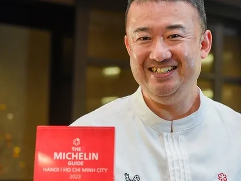 Xem đầu bếp nhà hàng vừa giành sao Michelin nấu món bò hạnh phúc