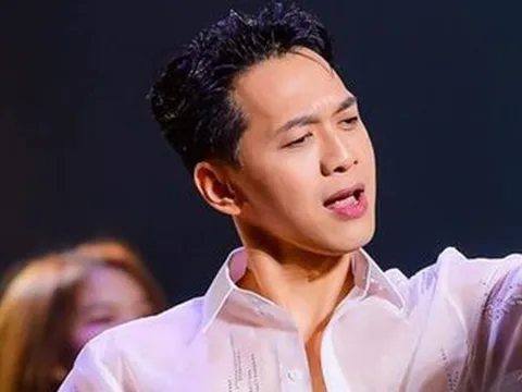 Thấy gì từ việc chủ tịch ACB Trần Hùng Huy hát, nhảy như ca sĩ
