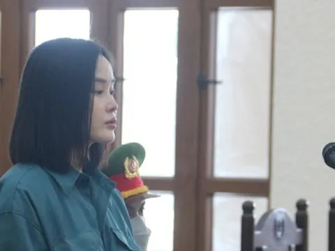 Hotgirl Tina Dương lãnh án 11 năm tù