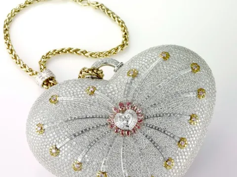 Có gì trong chiếc túi đắt nhất thế giới, giá gần 90 tỷ đồng?